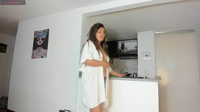lauramcdowell1 online show from June 2026 09:50:02 PM