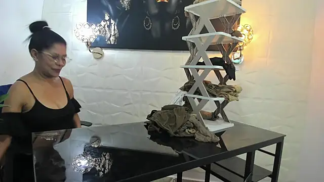 miss lucero1 online show from February 2025 11:58:02 PM