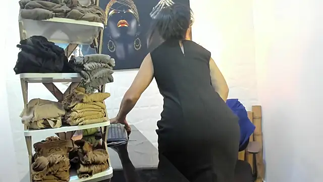 miss lucero1 online show from February 2025 04:50:02 AM