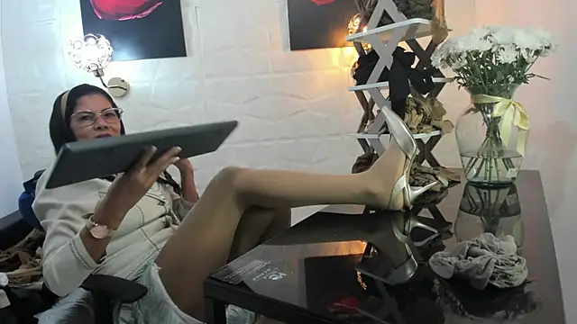 miss lucero1 online show from March 2025 07:32:02 PM