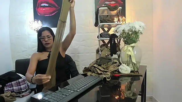 miss lucero1 online show from March 2025 01:56:02 AM