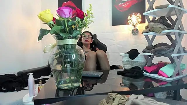 miss lucero1 online show from March 2025 04:29:02 AM