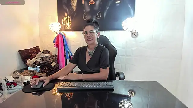 miss lucero1 online show from November 2025 11:49:02 PM