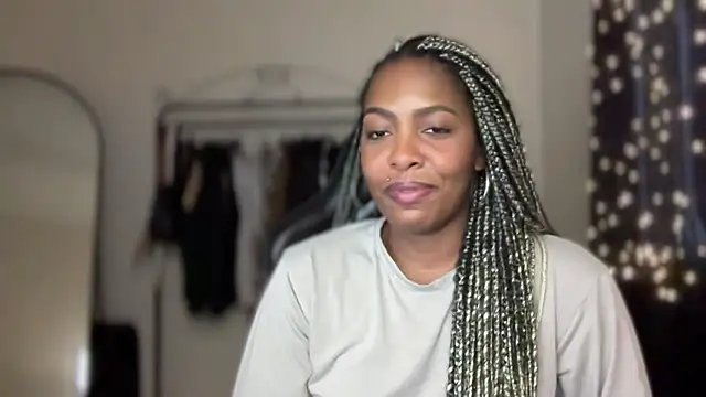 marisilva br online show from November 2025 06:32:01 PM