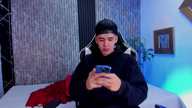 Mike 0233  online show from October 2025 04:40:01 AM