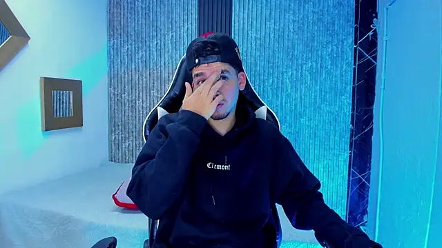 Mike 0233  online show from January 2026 04:49:01 AM