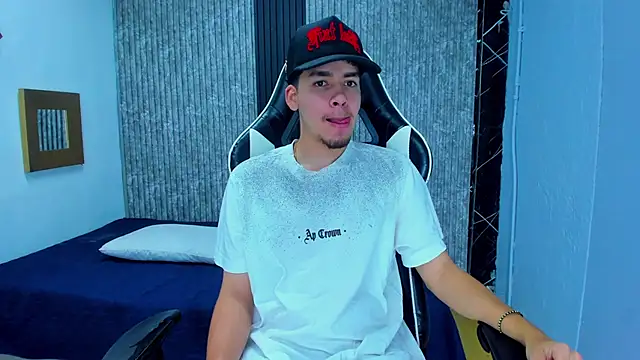 Mike 0233  online show from January 2026 05:10:02 AM