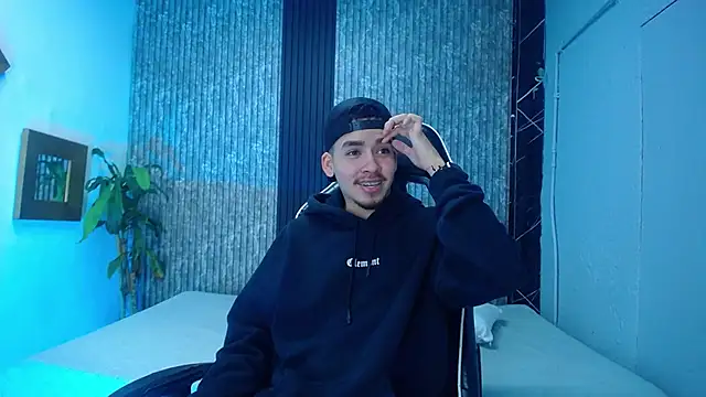 Mike 0233  online show from February 2026 03:56:01 AM