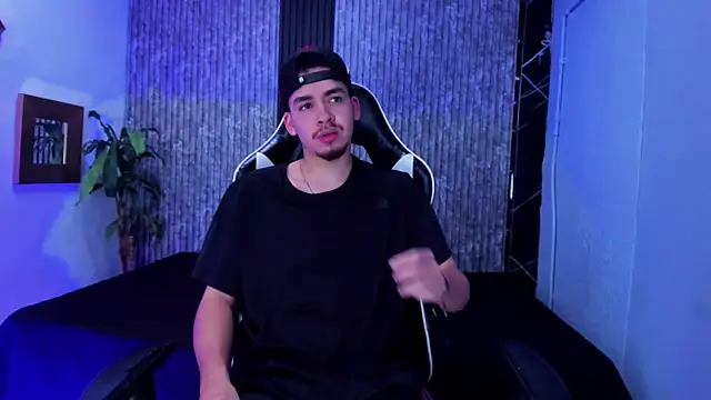 Mike 0233  online show from February 2026 04:38:02 AM