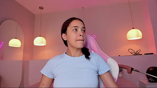 violeth hill online show from January 2025 08:10:01 PM