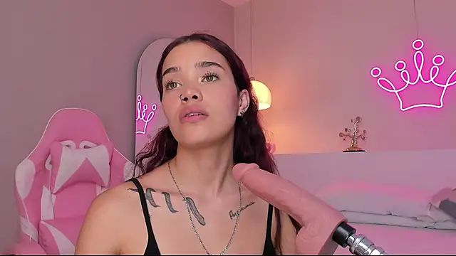 violeth hill online show from January 2025 10:48:01 PM