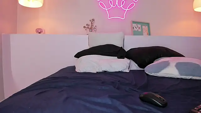 violeth hill online show from February 2025 07:07:01 AM