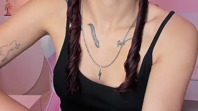 violeth hill online show from February 2025 08:18:01 PM