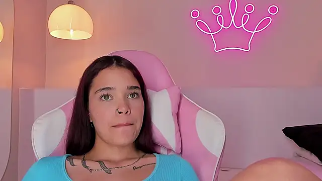 violeth hill online show from February 2025 02:42:02 AM