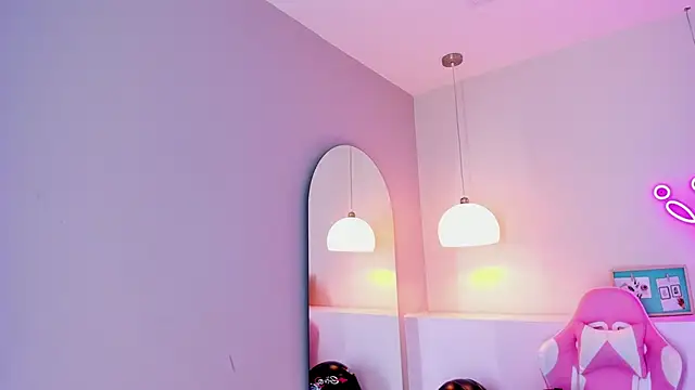 violeth hill online show from February 2025 06:58:02 PM