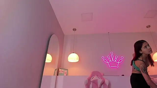 violeth hill online show from December 2025 06:34:01 PM