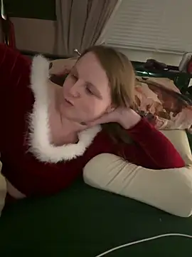 Snapshot of GingerSnap33 chatting on December 2024 03:29:02 AM GingerSnap33 online show from December 2024 03:29:02 AM
