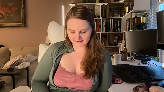 Snapshot of GingerSnap33 chatting on January 2025 12:18:01 AM GingerSnap33 online show from January 2025 12:18:01 AM
