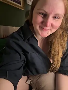 Snapshot of GingerSnap33 chatting on February 2025 06:40:02 AM GingerSnap33 online show from February 2025 06:40:02 AM