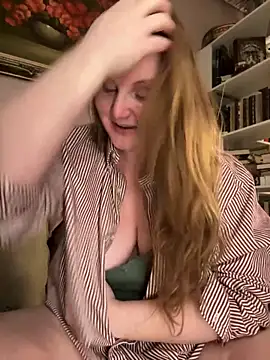 Snapshot of GingerSnap33 chatting on March 2026 03:13:02 AM GingerSnap33 online show from March 2026 03:13:02 AM