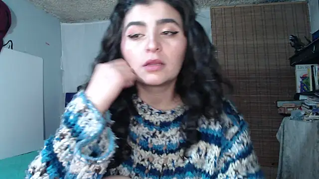 Snapshot of Marci_owo chatting on December 2024 08:44:01 PM Marci owo online show from December 2024 08:44:01 PM