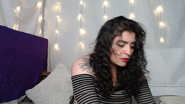 Snapshot of Marci_owo chatting on December 2024 06:31:02 PM Marci owo online show from December 2024 06:31:02 PM