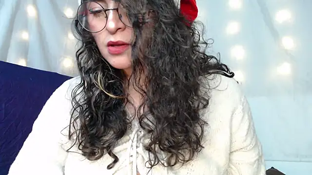 Snapshot of Marci_owo chatting on December 2024 06:56:02 PM Marci owo online show from December 2024 06:56:02 PM