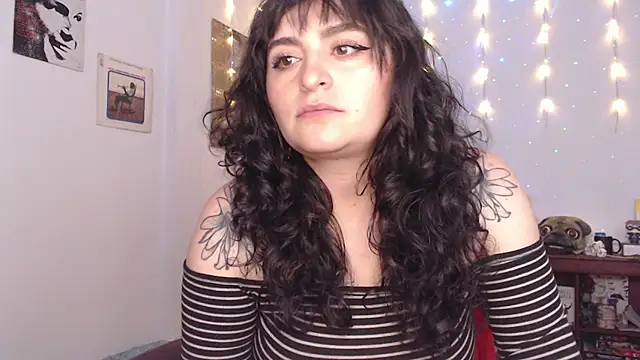 Snapshot of Marci_owo chatting on March 2025 10:33:01 PM Marci owo online show from March 2025 10:33:01 PM