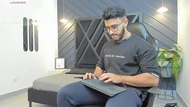 Liam Kleiin online show from October 2025 11:16:01 AM