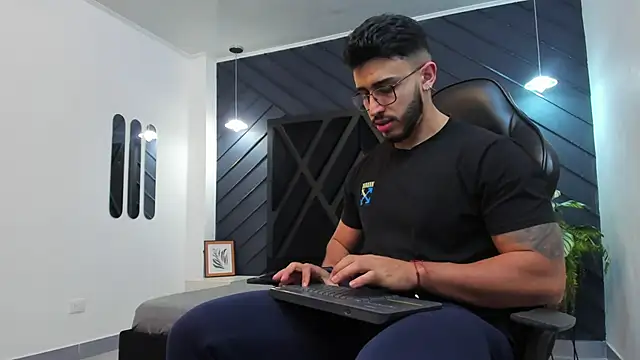 Liam Kleiin online show from November 2025 11:22:02 AM