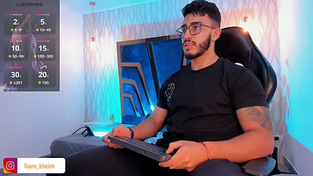 Liam Kleiin online show from November 2025 11:43:02 AM