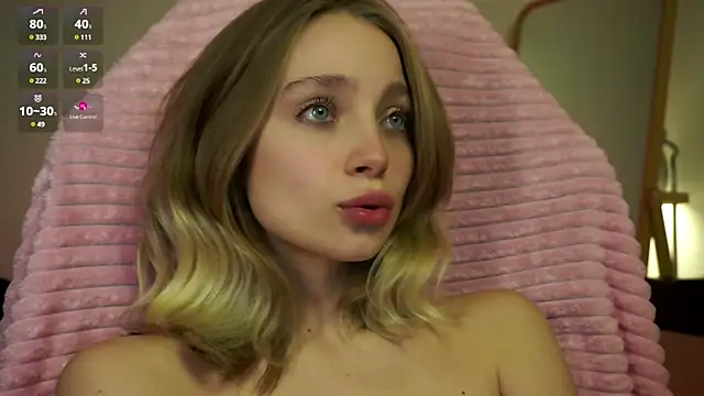 Snapshot of _LISA_BABYMETAL_ chatting on December 2024 07:21:02 PM  LISA BABYMETAL  online show from December 2024 07:21:02 PM