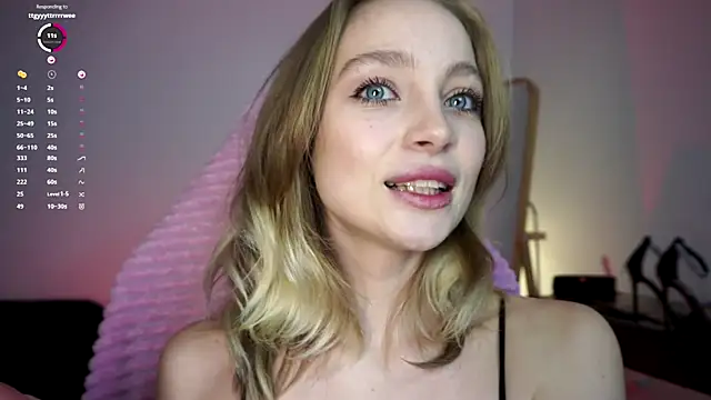 Snapshot of _LISA_BABYMETAL_ chatting on December 2024 11:45:01 AM  LISA BABYMETAL  online show from December 2024 11:45:01 AM