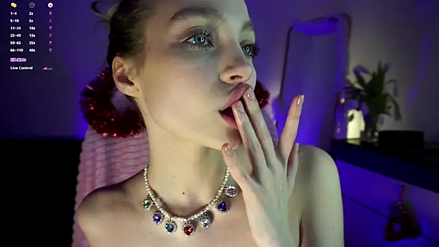 Snapshot of _LISA_BABYMETAL_ chatting on December 2024 08:00:02 PM  LISA BABYMETAL  online show from December 2024 08:00:02 PM