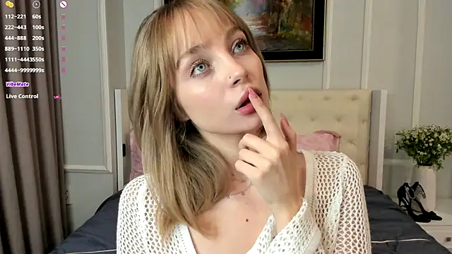  LISA BABYMETAL  online show from December 2025 08:10:02 AM