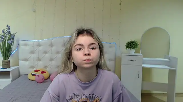 TinaRedly online show from January 2025 12:48:02 AM