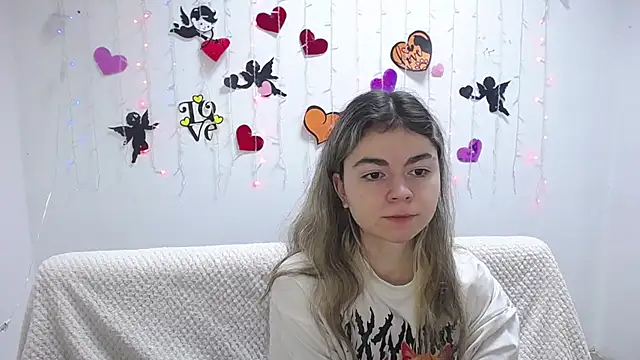 TinaRedly online show from February 2025 09:43:01 PM