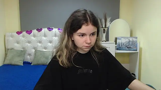 TinaRedly online show from September 2025 05:34:01 PM