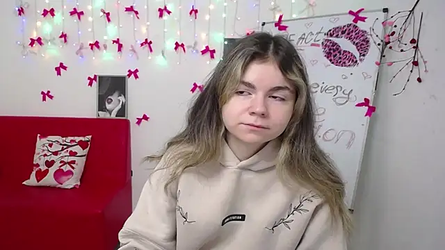 Snapshot of TinaRedly chatting on March 2026 06:52:01 AM TinaRedly online show from March 2026 06:52:01 AM