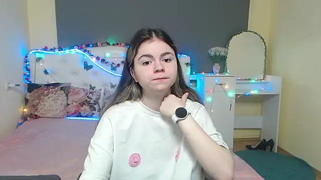 TinaRedly online show from May 2026 05:19:01 PM