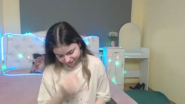 TinaRedly online show from May 2026 05:35:02 AM