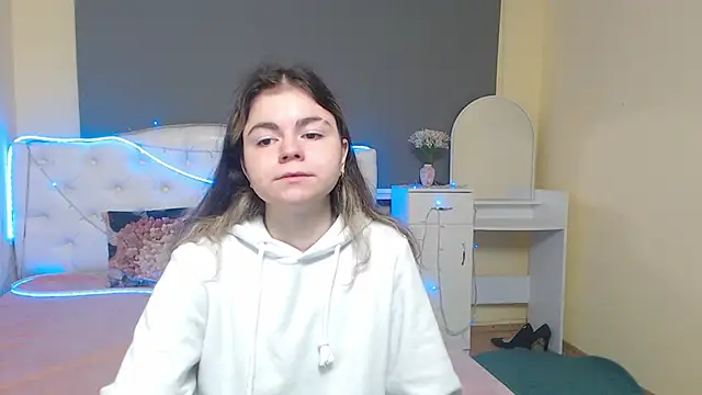TinaRedly online show from May 2026 05:23:02 AM
