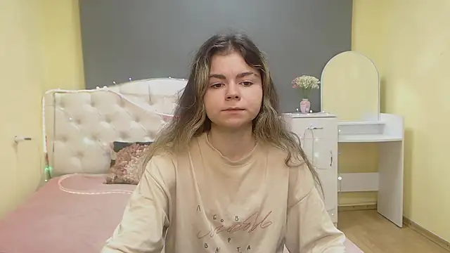 TinaRedly online show from May 2026 06:05:02 PM