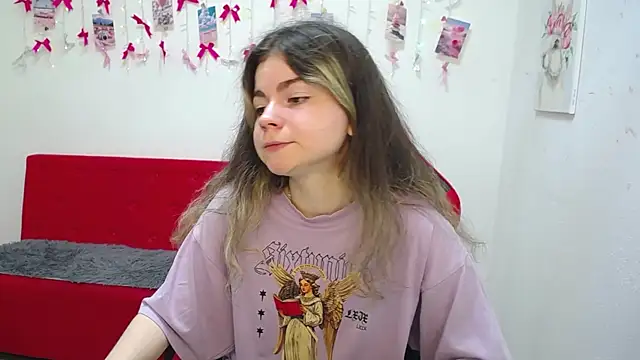 TinaRedly online show from May 2026 05:19:02 PM