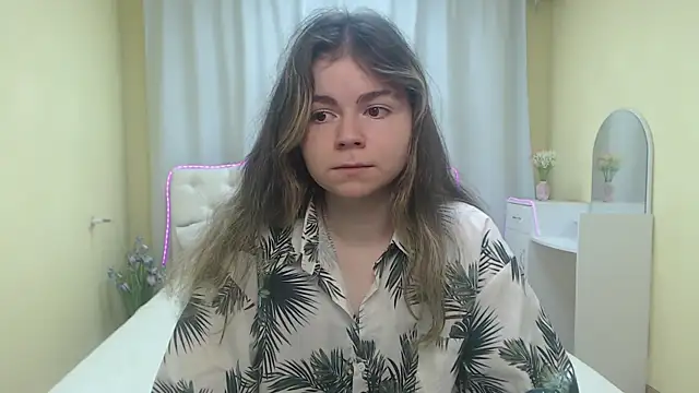 TinaRedly online show from May 2026 07:09:02 PM
