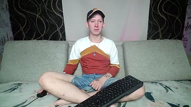 Snapshot of Fox_man_love chatting on September 2025 09:30:01 PM Fox man love online show from September 2025 09:30:01 PM