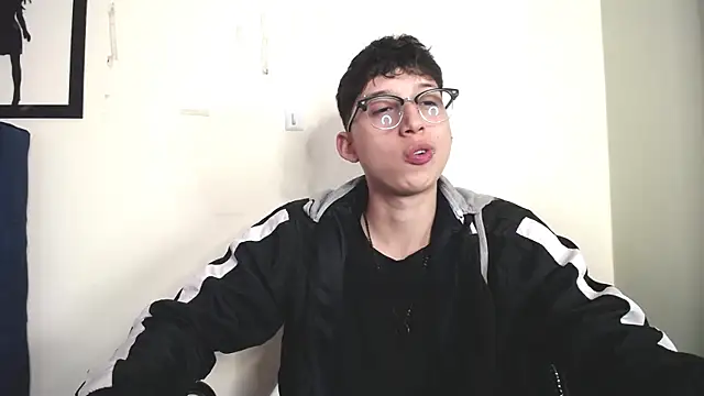 Snapshot of _Thomas_hot_ chatting on November 2025 12:05:02 PM Thomas hot online show from November 2025 12:05:02 PM