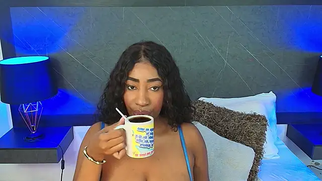 Snapshot of charlottebrowns_ chatting on February 2025 01:46:01 PM charlottebrowns online show from February 2025 01:46:01 PM