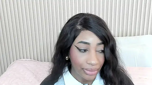 Snapshot of charlottebrowns_ chatting on October 2025 12:02:02 PM charlottebrowns online show from October 2025 12:02:02 PM