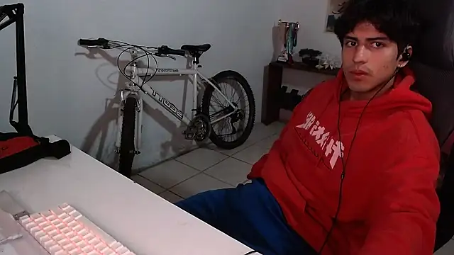 Snapshot of Thieves9 chatting on October 2025 05:41:02 AM Thieves9 online show from October 2025 05:41:02 AM